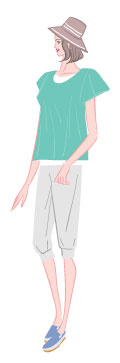 サマータイプ/カジュアルタイプ：Tシャツとショートリブパンツの夏コーデの女性のイラスト